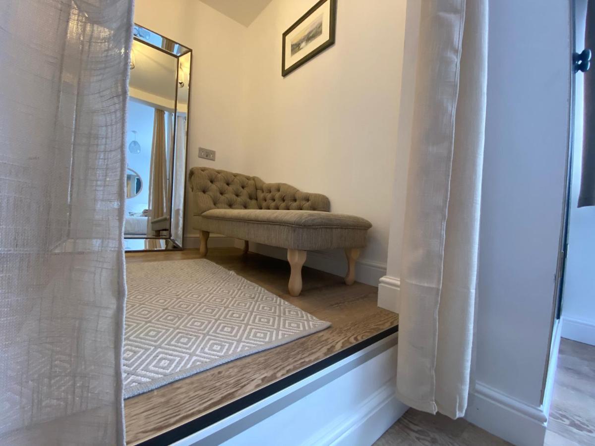 Starboard Side Brixham - Ideal Seaside Getaway With Parking Exterior foto