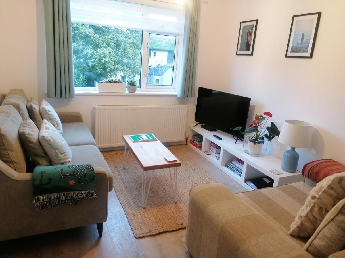 Starboard Side Brixham - Ideal Seaside Getaway With Parking Exterior foto